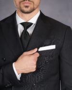 Costum Negru Mat Double Breasted Accesorizat cu cravata neagra si batista alba