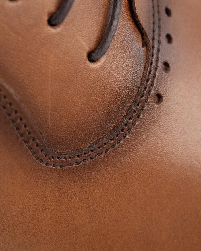 Detaliu-Piele-Maro-Pantofi-Oxford-Cu-Siret-