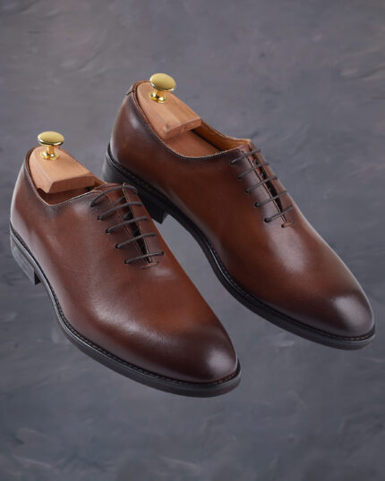 Pantofi One Cut Maro Light din piele pentru barbati din colectia de incaltaminte pentru barbati de la Gentlemens Boutique