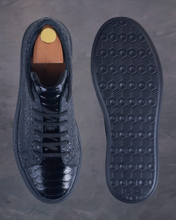 Pantofi sport din piele naturala cu print de piton si talpa de spuma si inchidere cu siret din colectia Luxury Casual