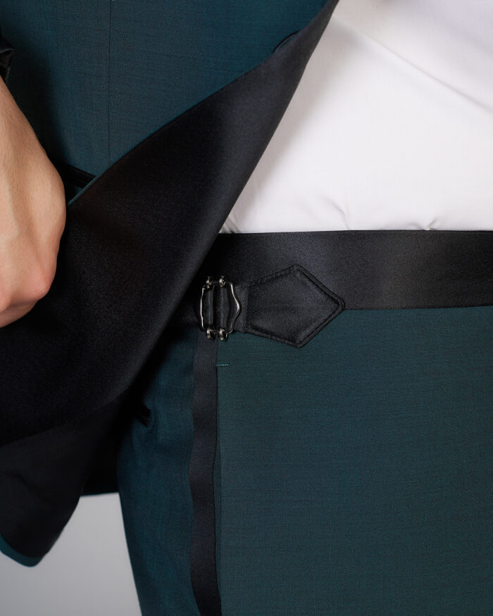 Pantaloni-De-Ceremonie-Cu-Betelie-Imbracata-In-Matase-Si-Sistem-De-Ajustare-Laterala-Si-Cu-Vipusca-